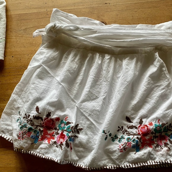 BCBG wrap skirt - Picture 2 of 3